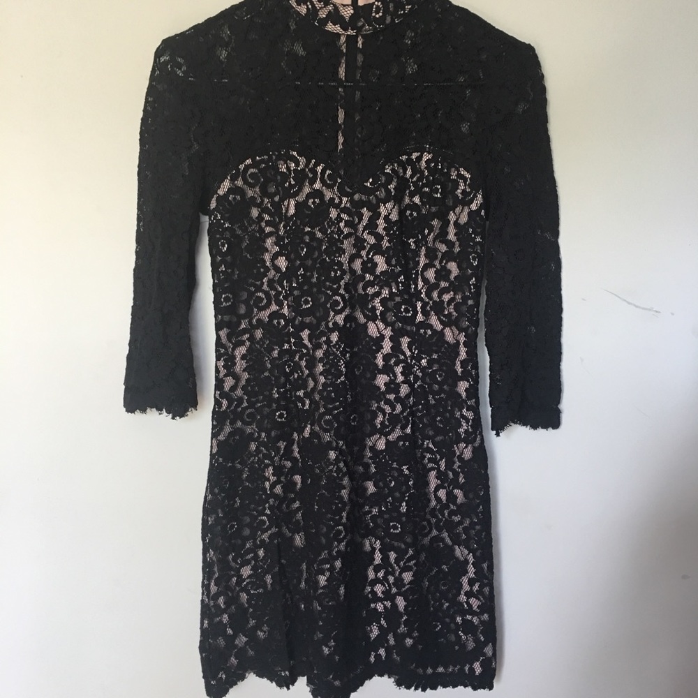 Black lace bodycon dress